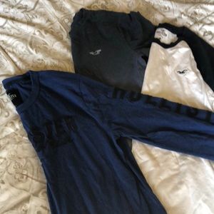 3 Hollister xs shirts 👕